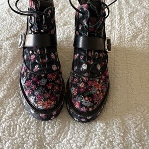 Coach floral woman’s boots